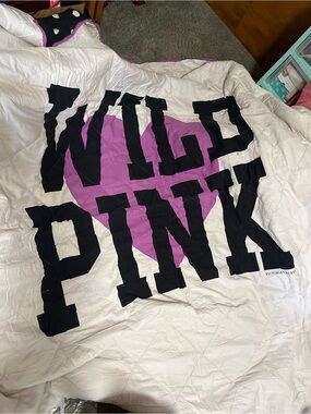 Victoria's Secret White Comforter with Black Lettering and Pink Heart